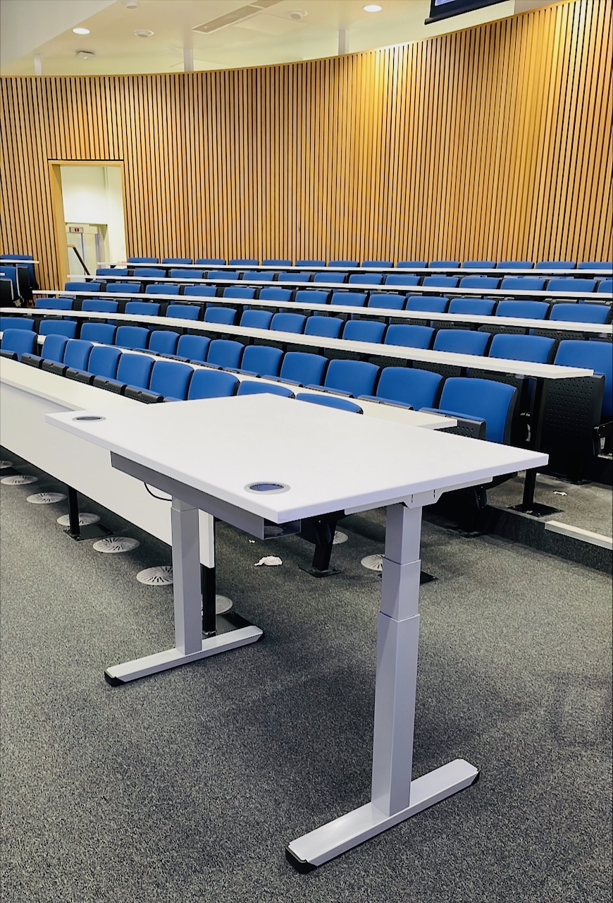 Wheelchair accessible table
