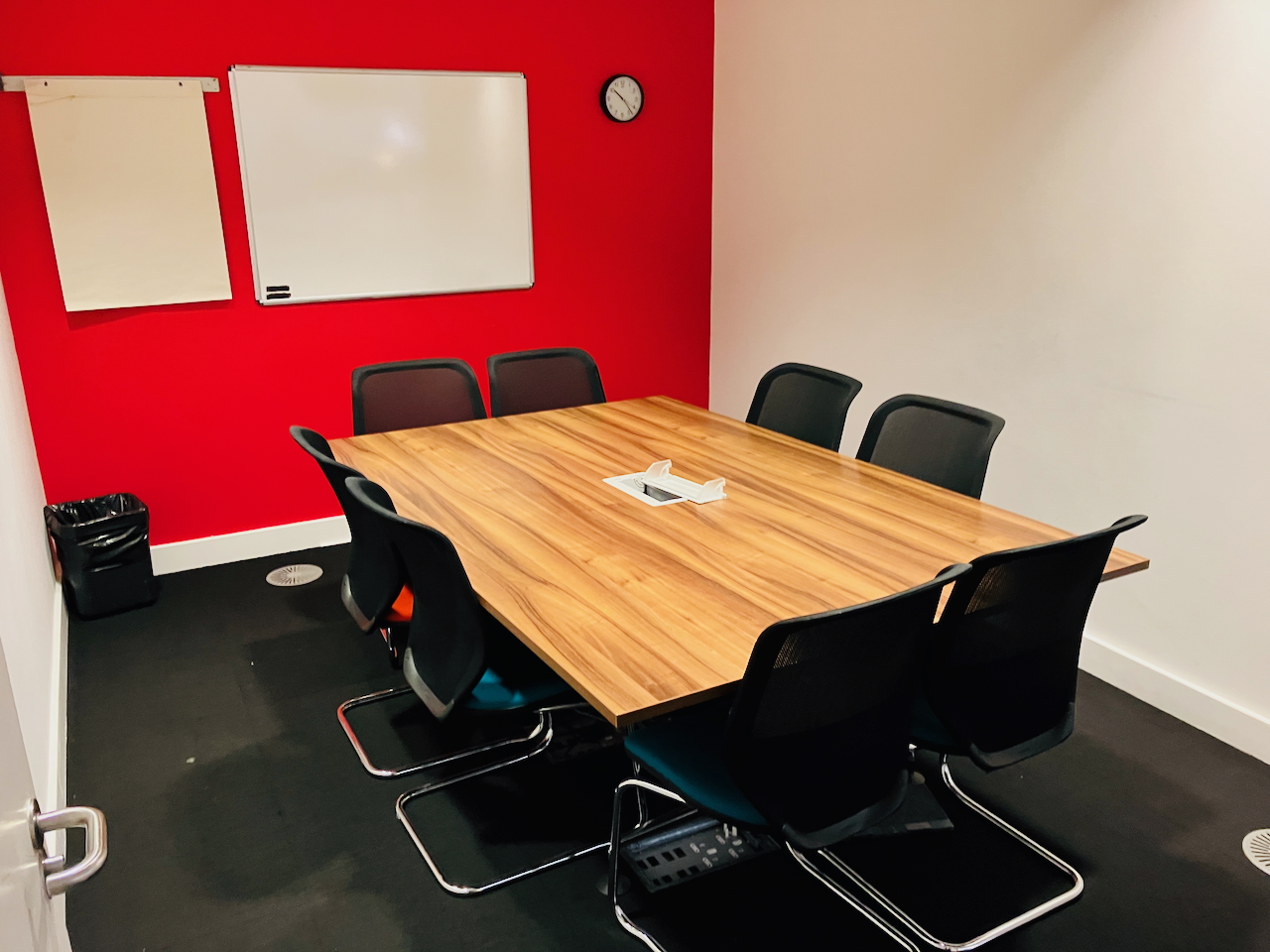Syndicate room G002