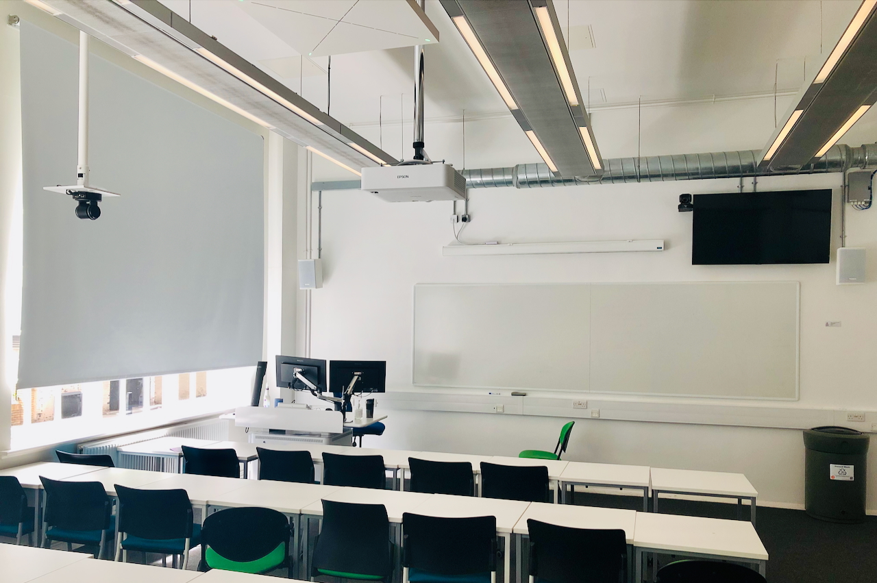 AG08 College, audience view